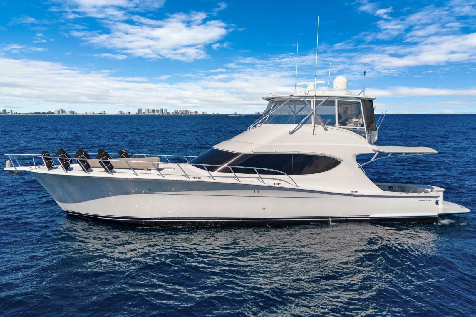 2016 Hatteras GT 63 — photo 3