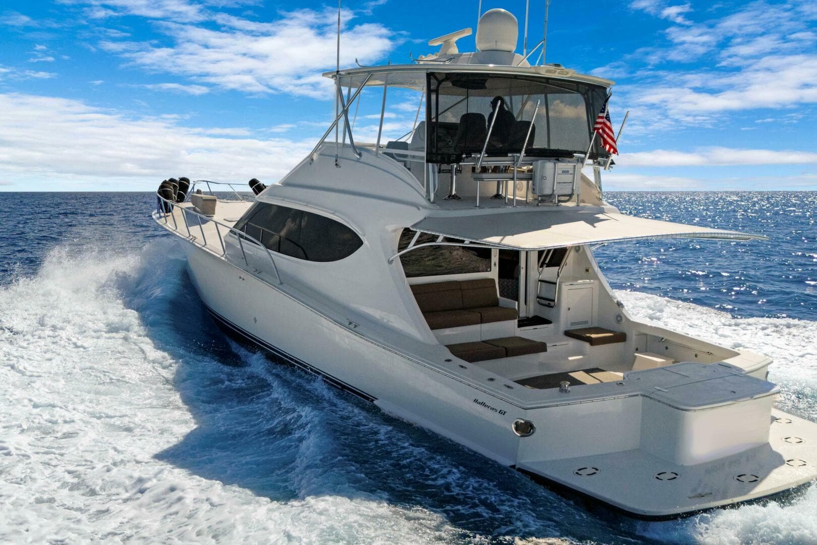 2016 Hatteras GT 63 — photo 33