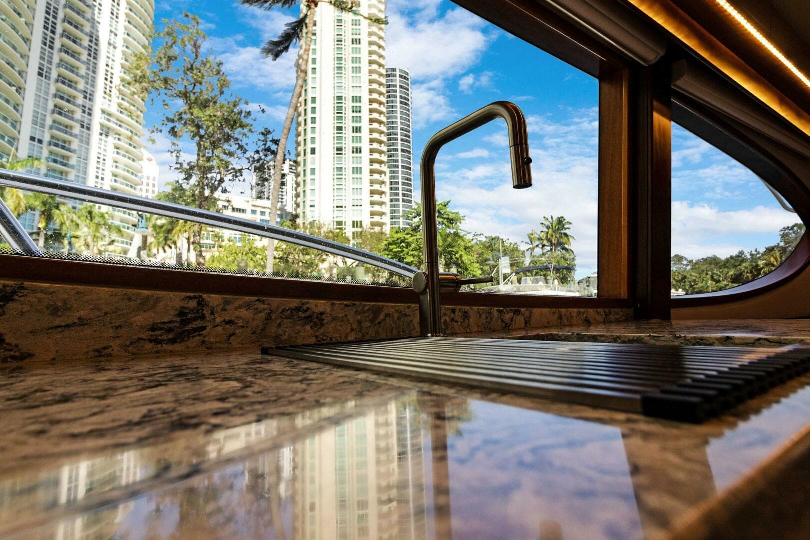 2016 Hatteras GT 63 — photo 37