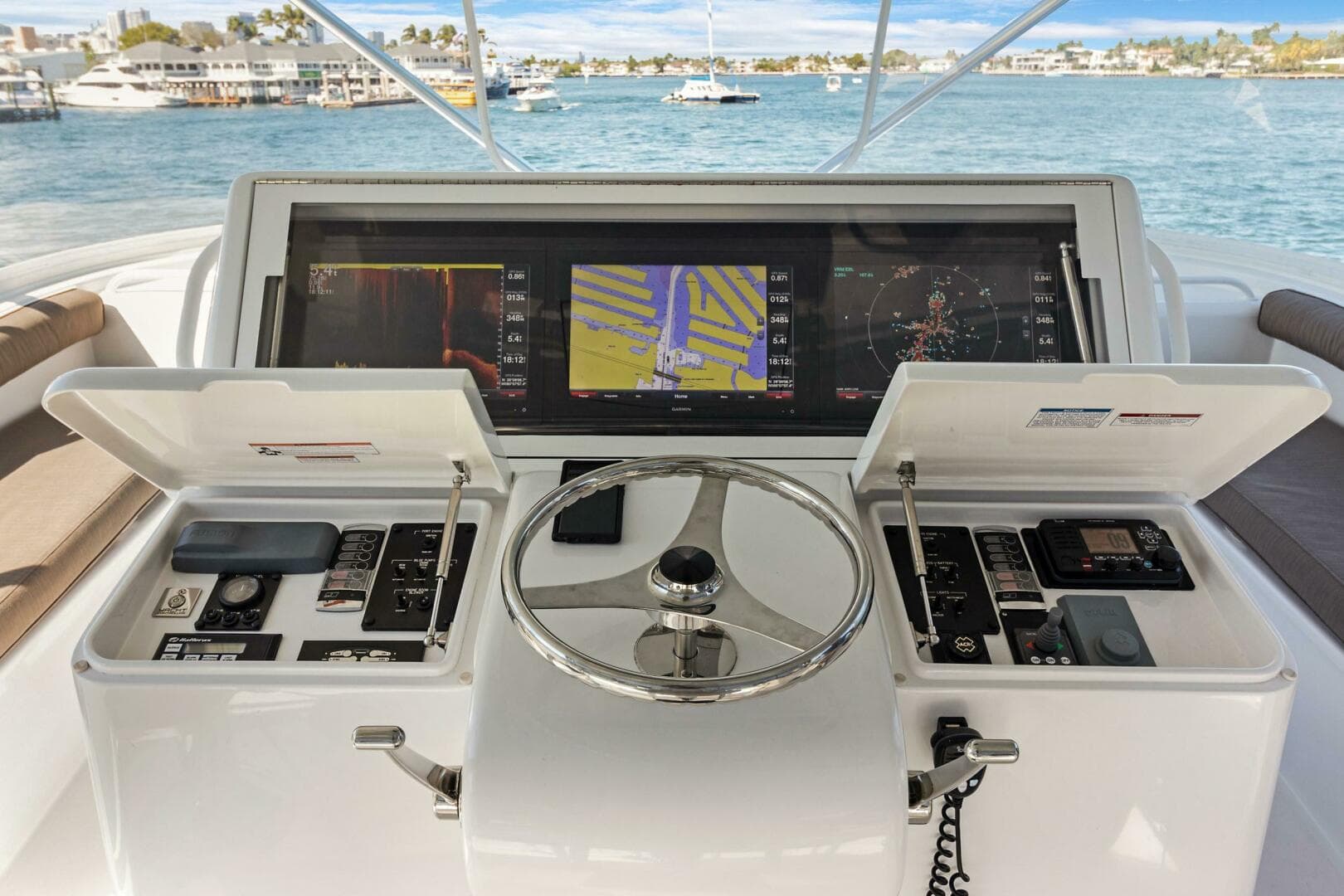 2016 Hatteras GT 63 — photo 24