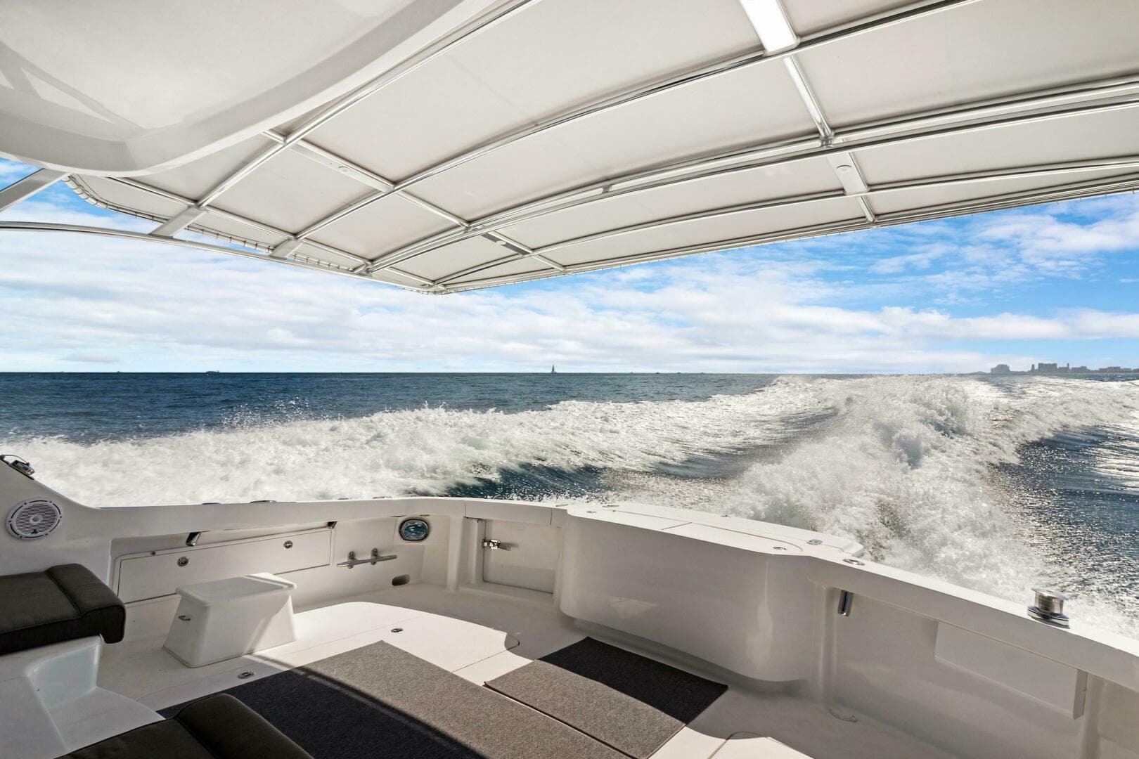 2016 Hatteras GT 63 — photo 63