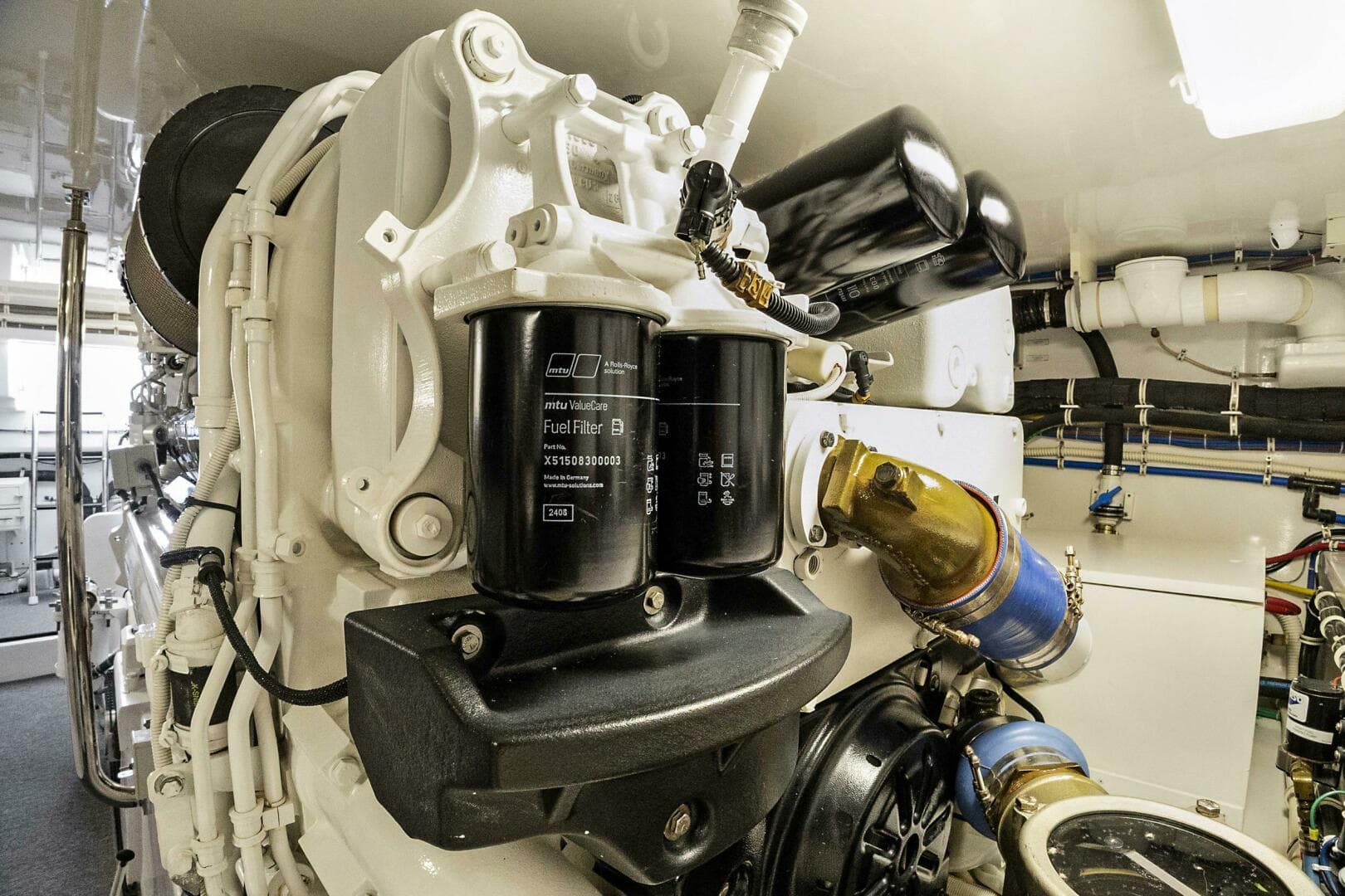 2016 Hatteras GT 63 — photo 88