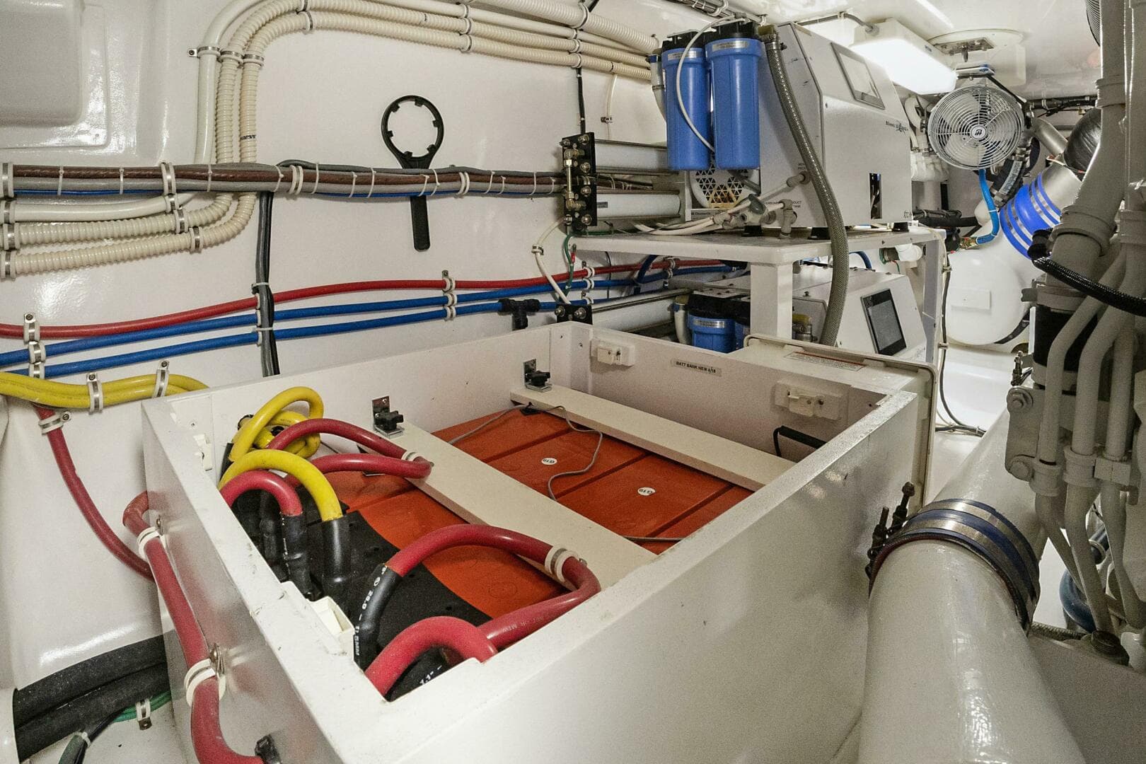 2016 Hatteras GT 63 — photo 76