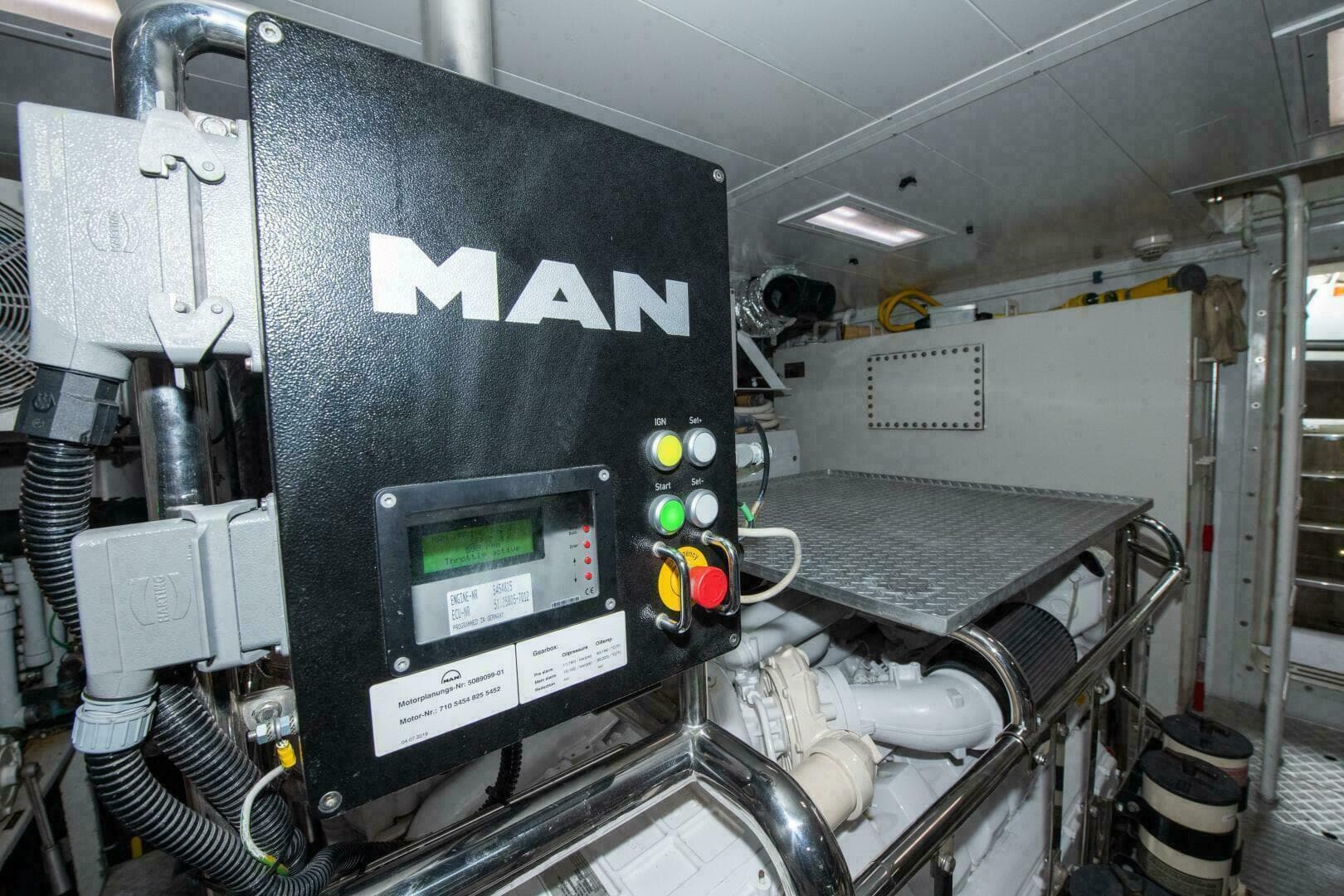 2017 Azimut Flybridge — photo 40