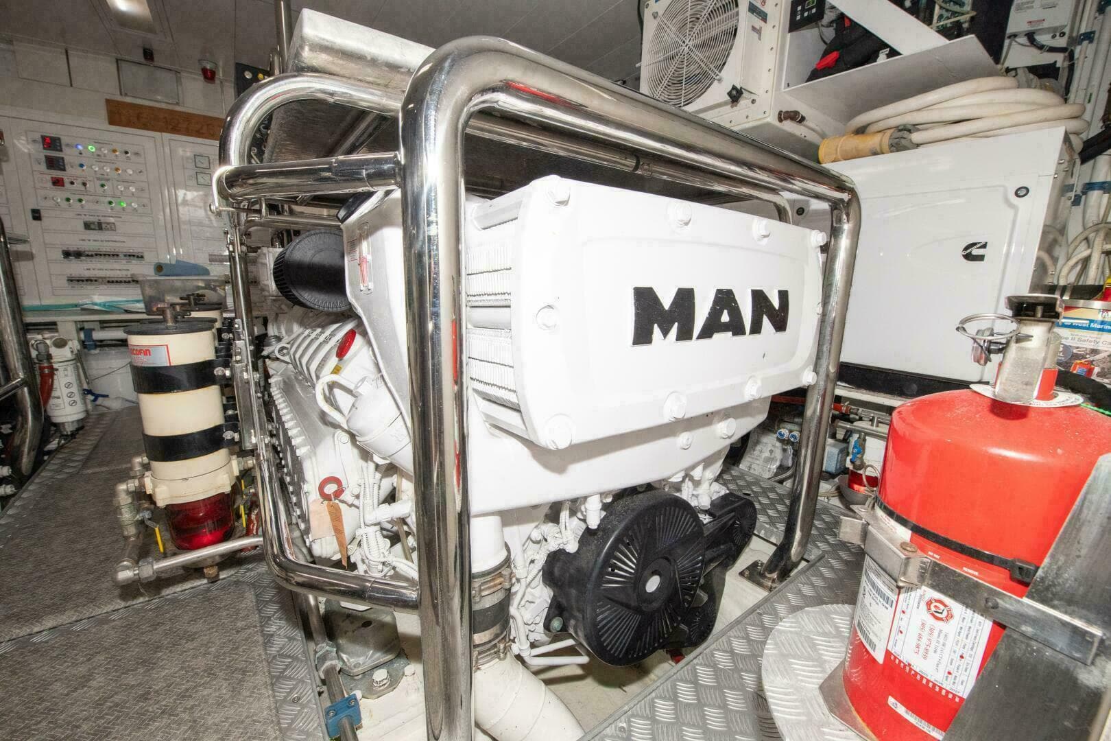 2017 Azimut Flybridge — photo 35