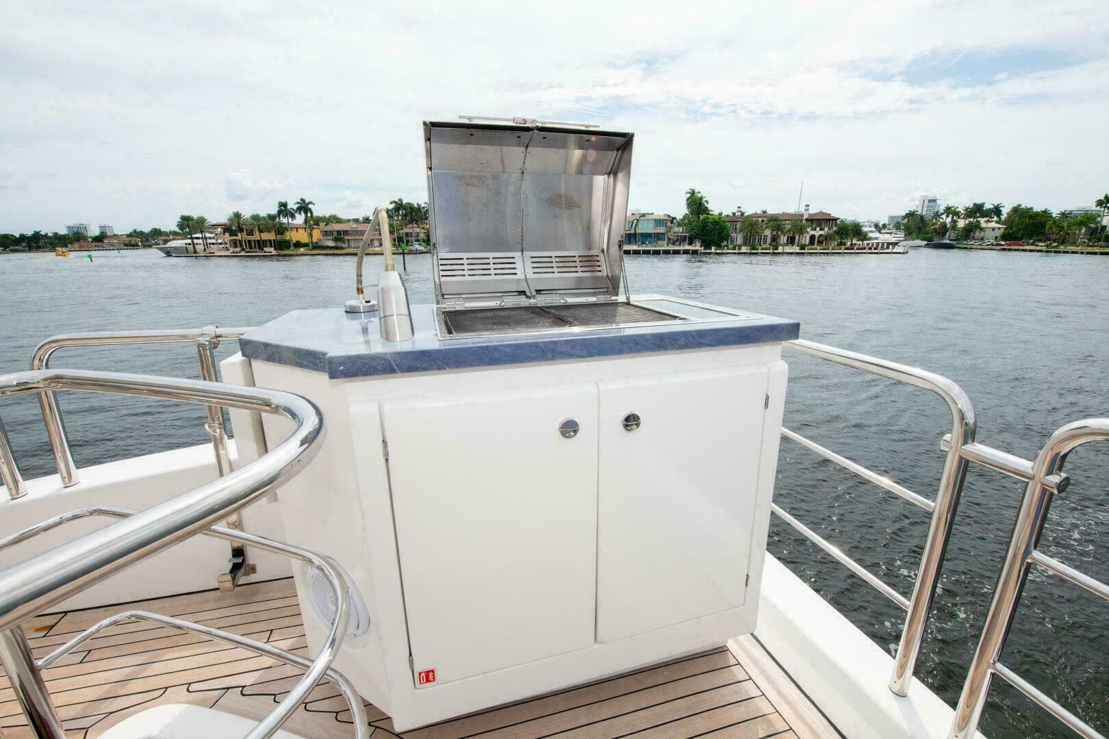 2017 Azimut Flybridge — photo 30