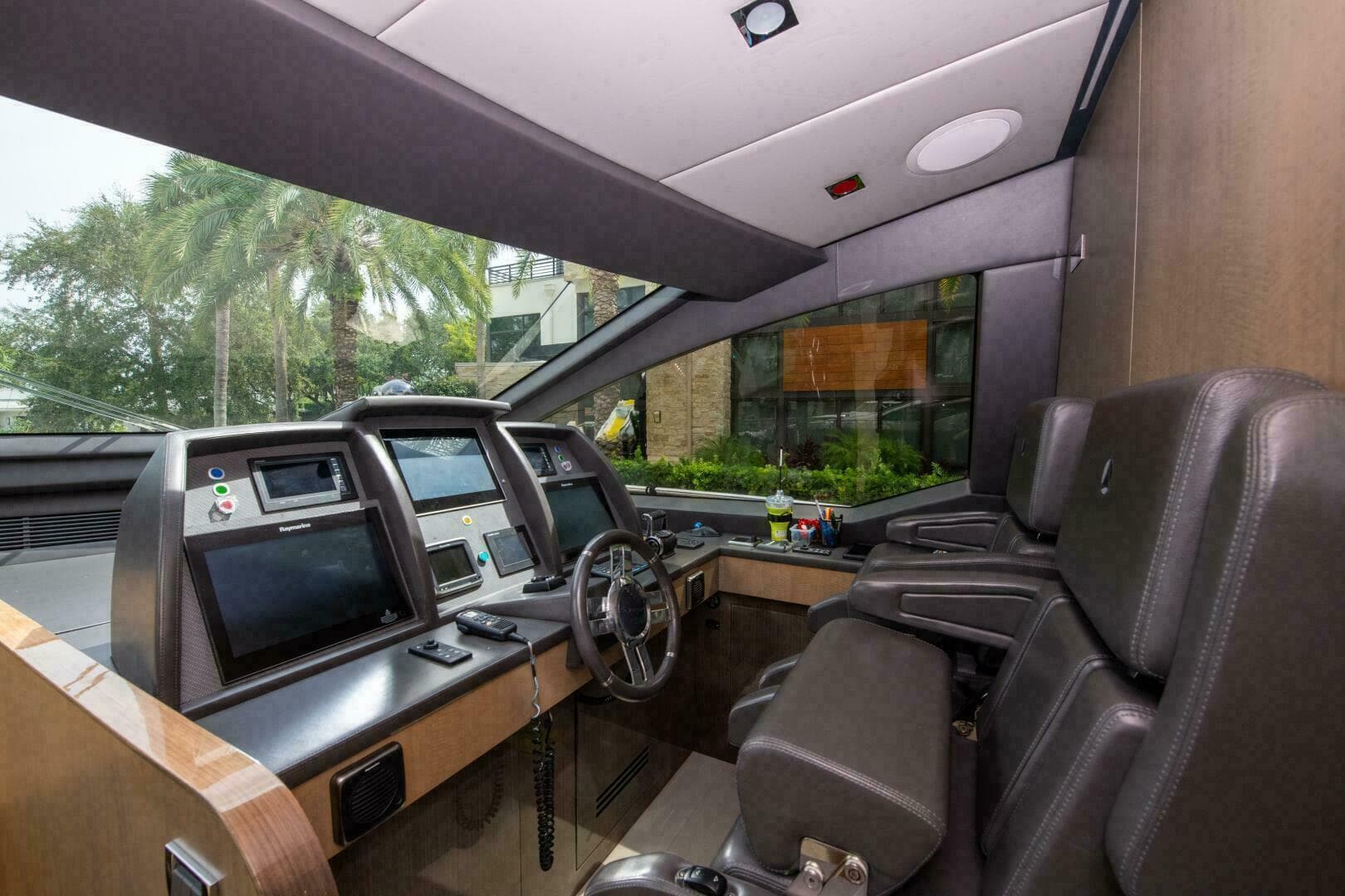 2017 Azimut Flybridge — photo 24