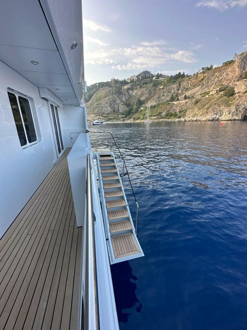 2003 Royal Denship Motor Yacht — photo 32