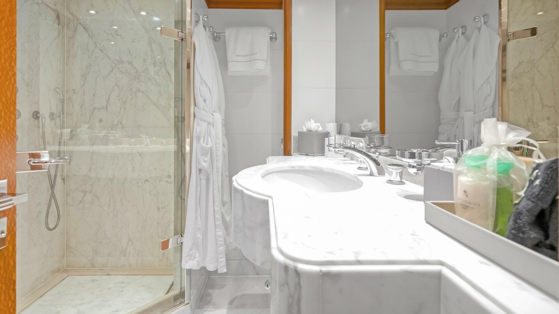 2003 Royal Denship Motor Yacht — photo 30