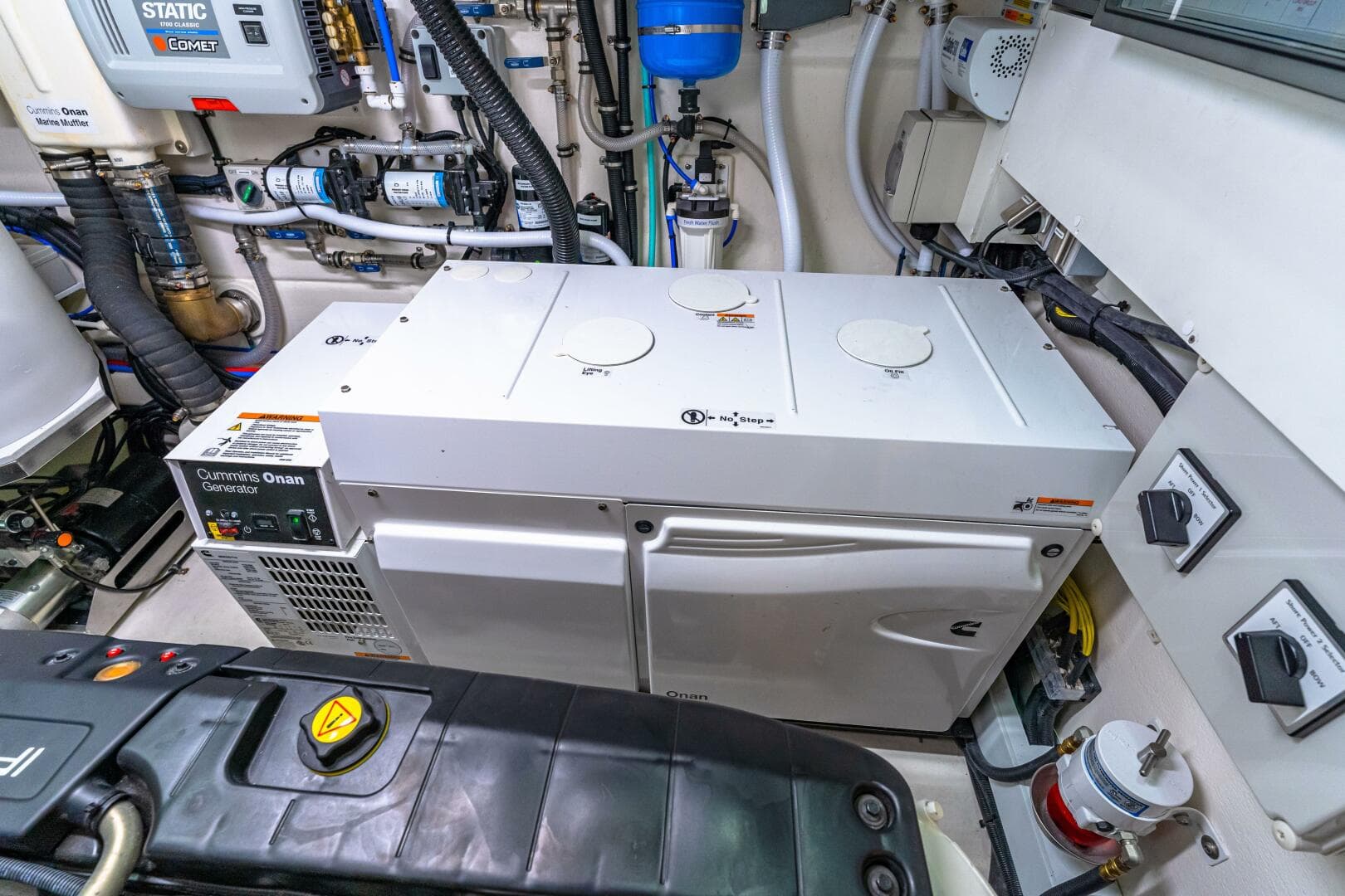 2022 Riviera 6000 Sport Yacht Platinum Edition — photo 40