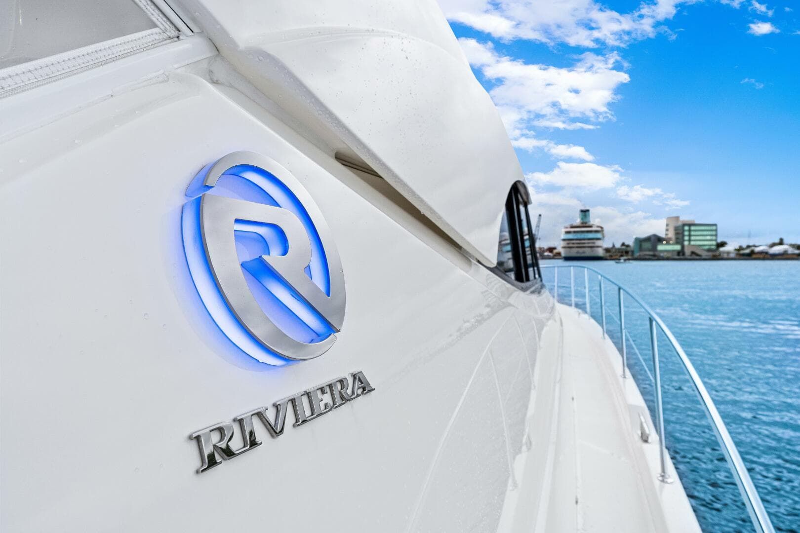 2022 Riviera 6000 Sport Yacht Platinum Edition — photo 49