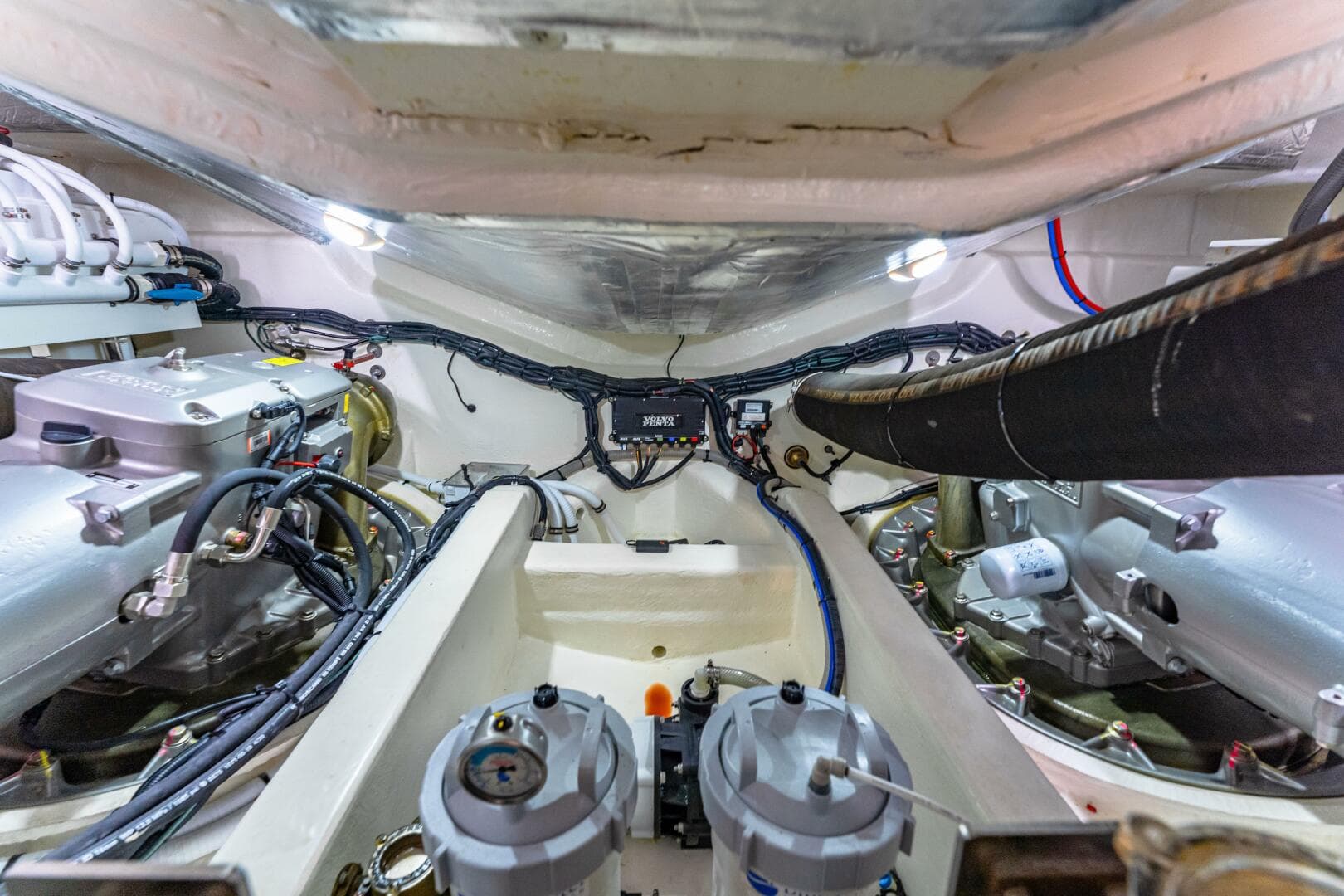 2022 Riviera 6000 Sport Yacht Platinum Edition — photo 41