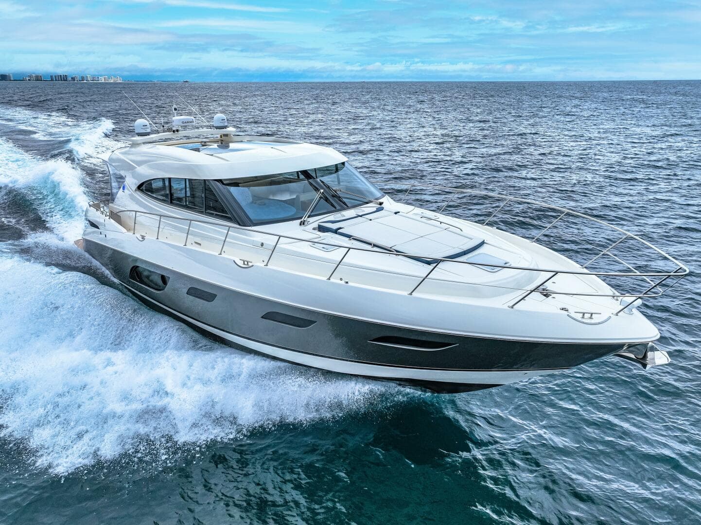 2022 Riviera 6000 Sport Yacht Platinum Edition — photo 47