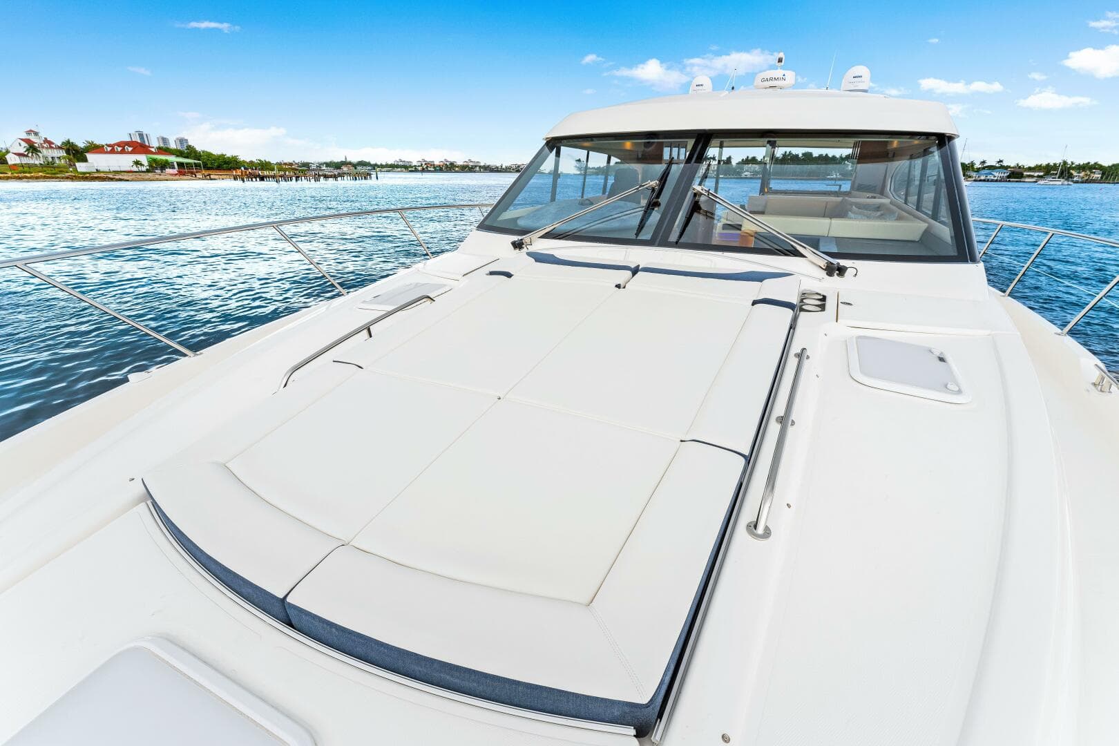 2022 Riviera 6000 Sport Yacht Platinum Edition — photo 45