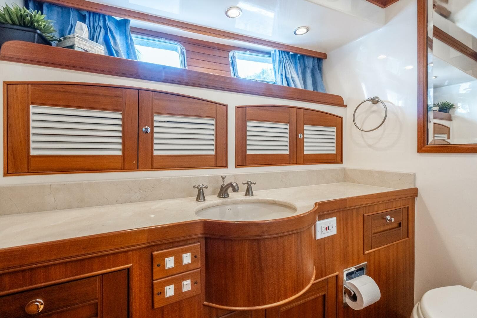 2011 Marlow 57 Explorer — photo 105