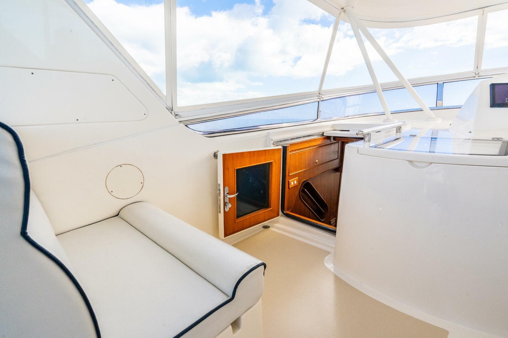 2011 Marlow 57 Explorer — photo 32