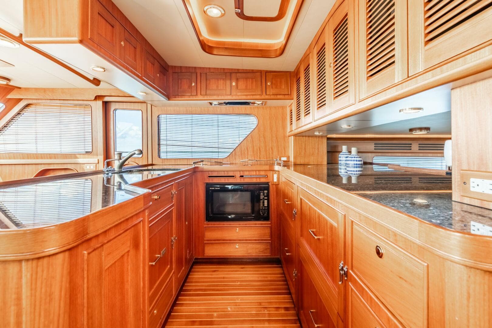 2011 Marlow 57 Explorer — photo 91