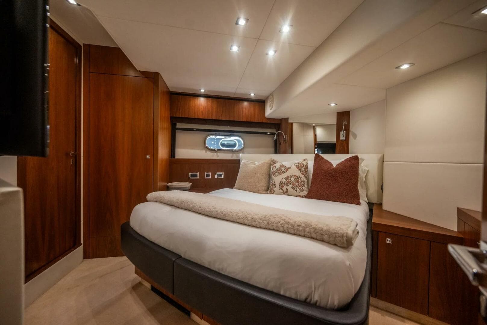 2015 Sunseeker 75 — photo 27