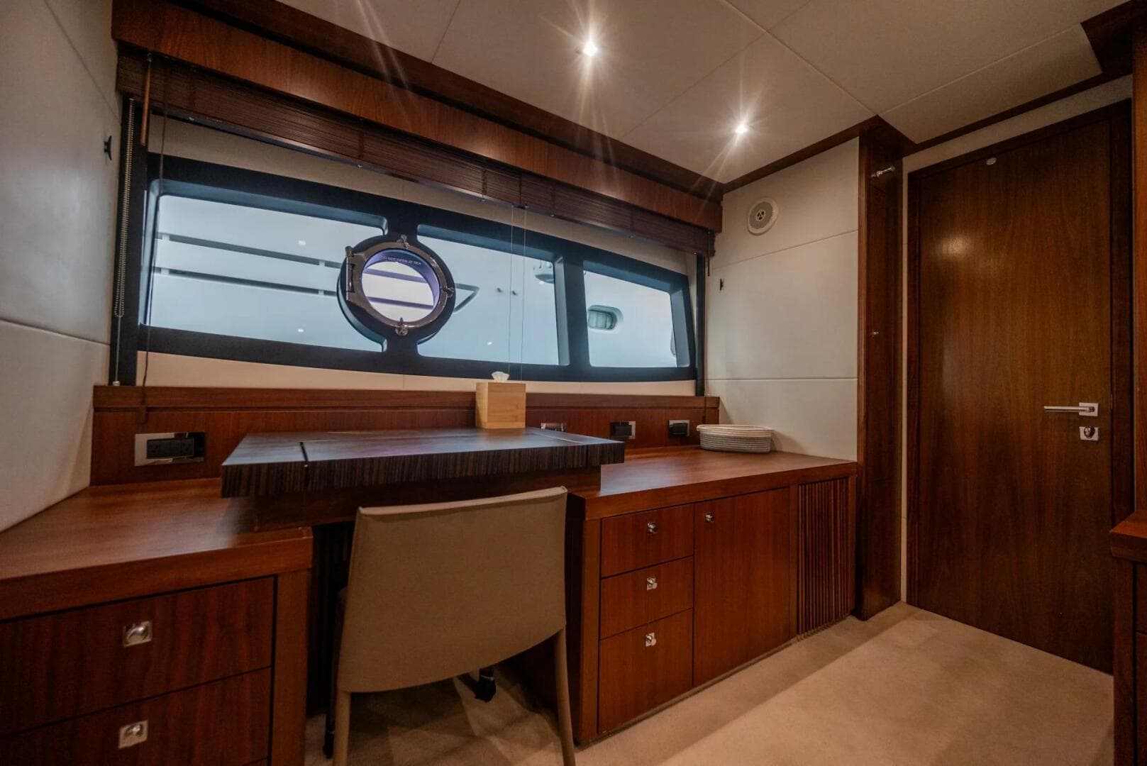 2015 Sunseeker 75 — photo 16