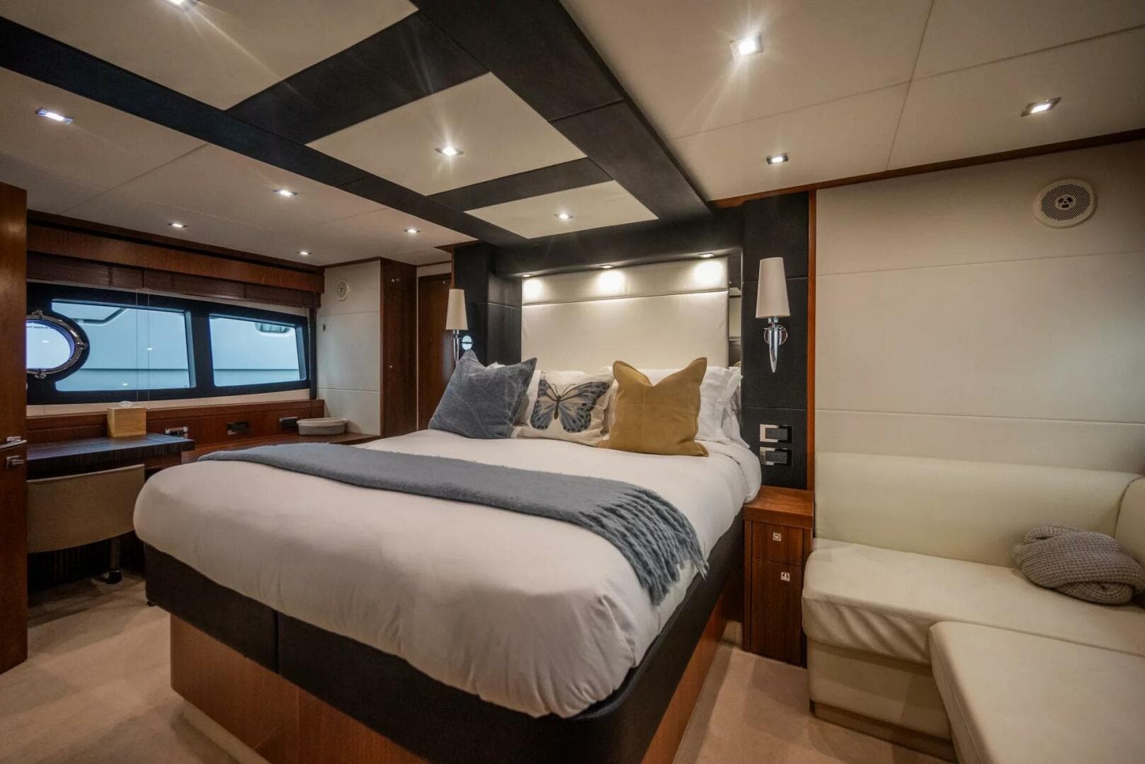2015 Sunseeker 75 — photo 24