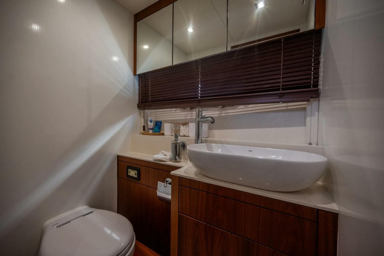 2015 Sunseeker 75 — photo 25