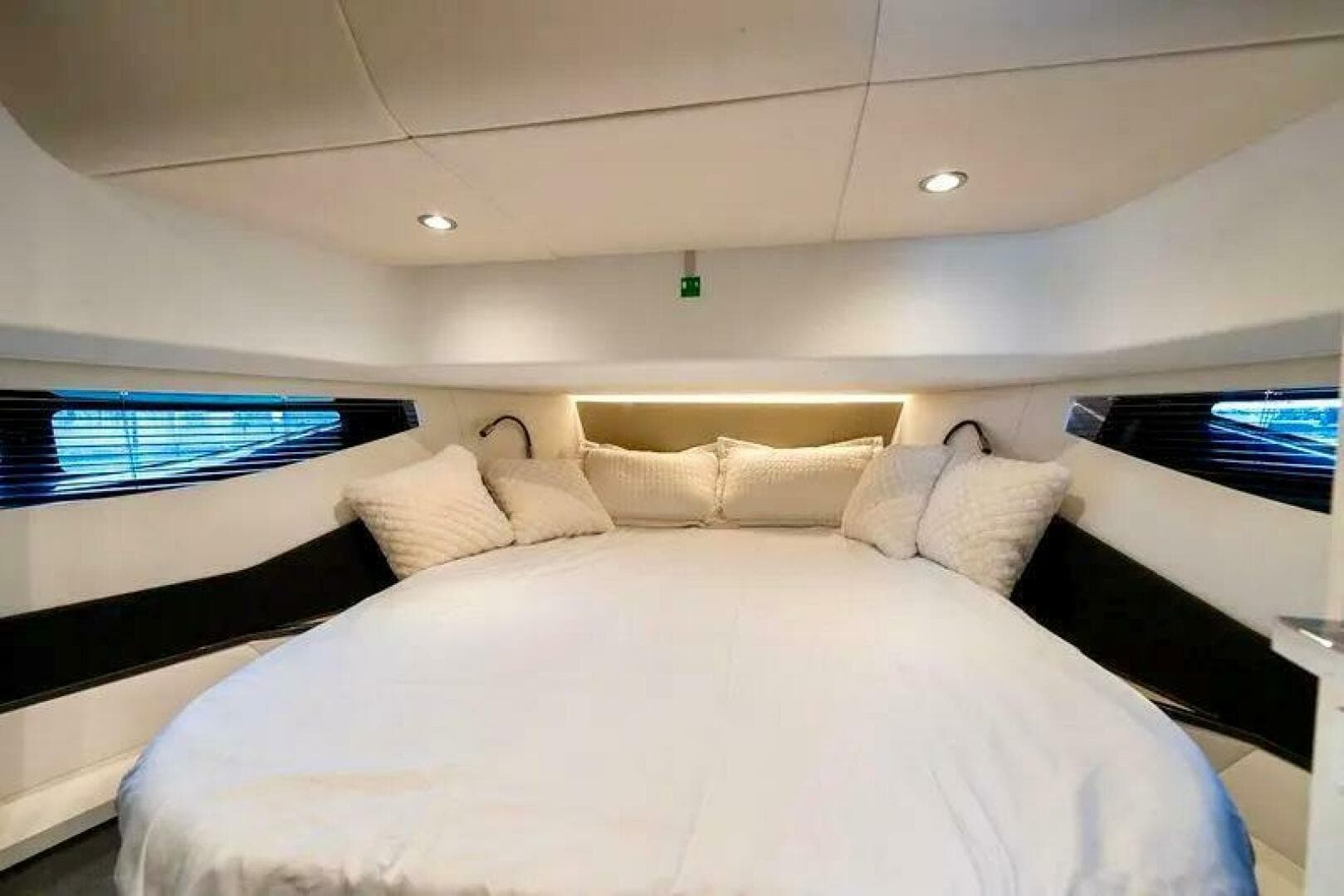 2023 Azimut Verve 47 — photo 31