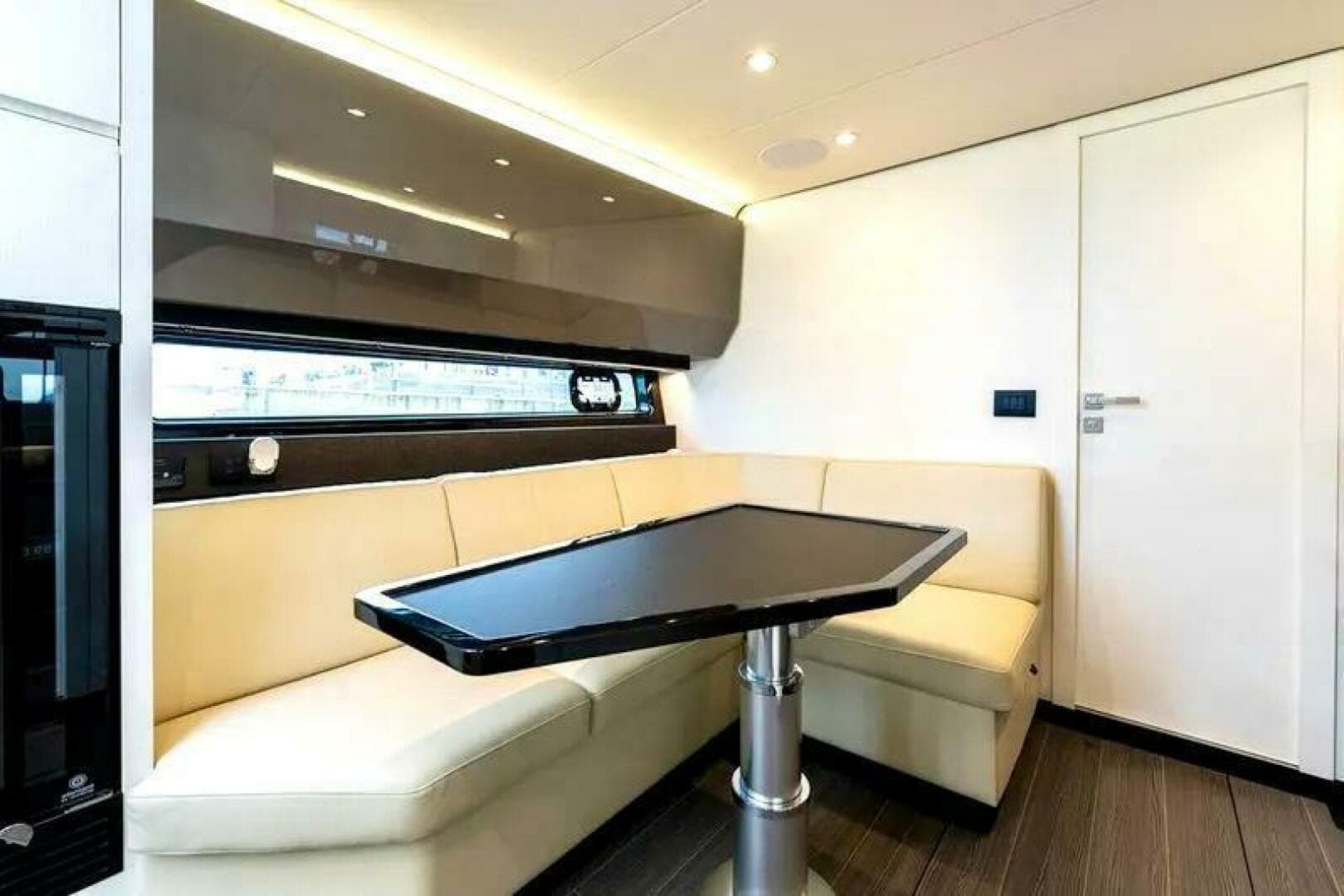 2023 Azimut Verve 47 — photo 30