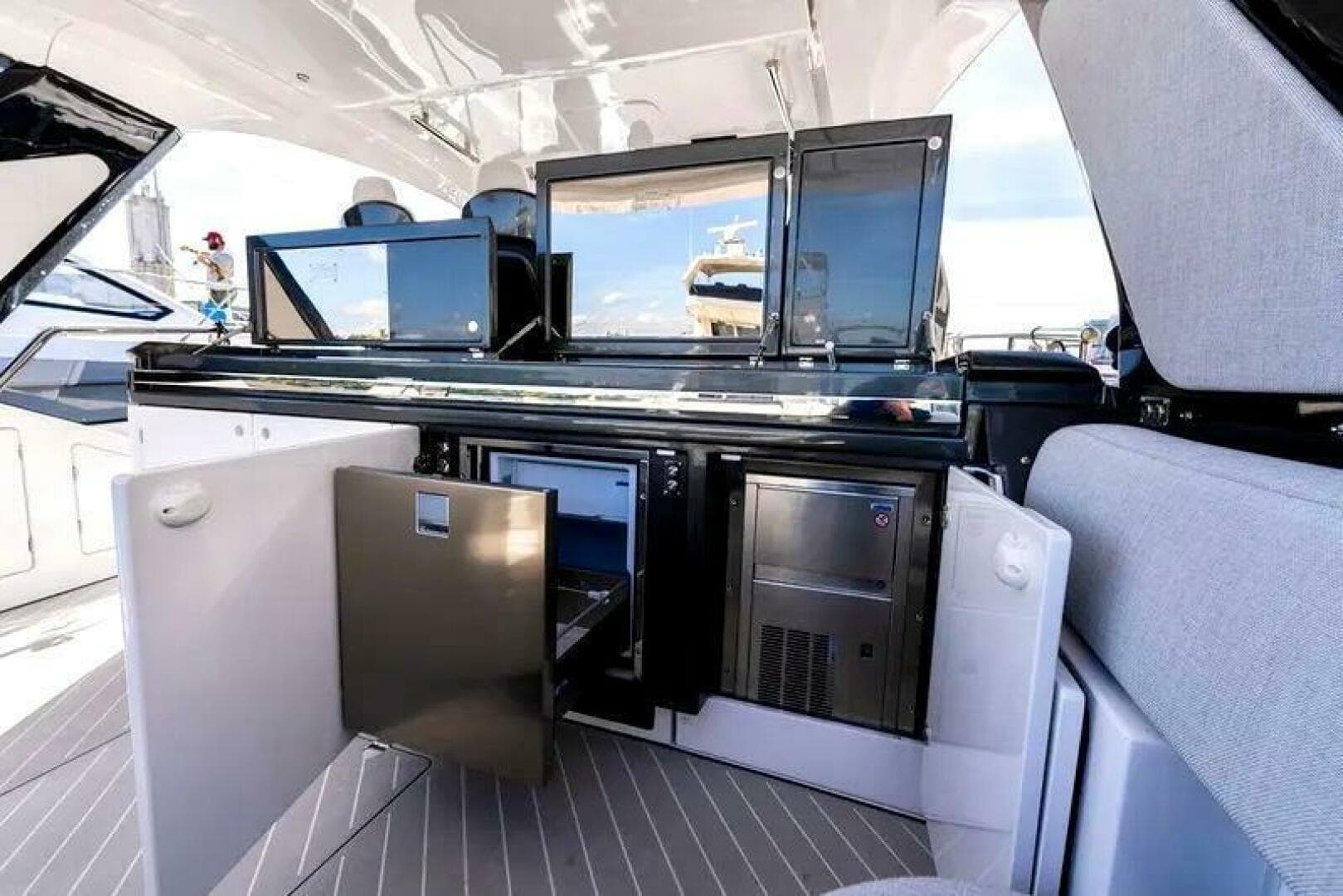 2023 Azimut Verve 47 — photo 16