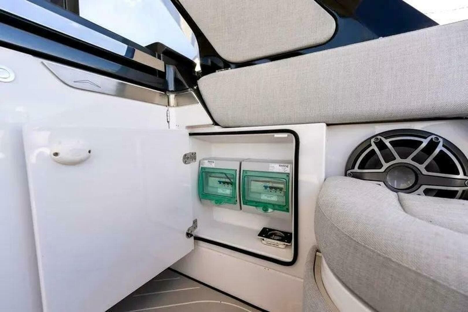 2023 Azimut Verve 47 — photo 17