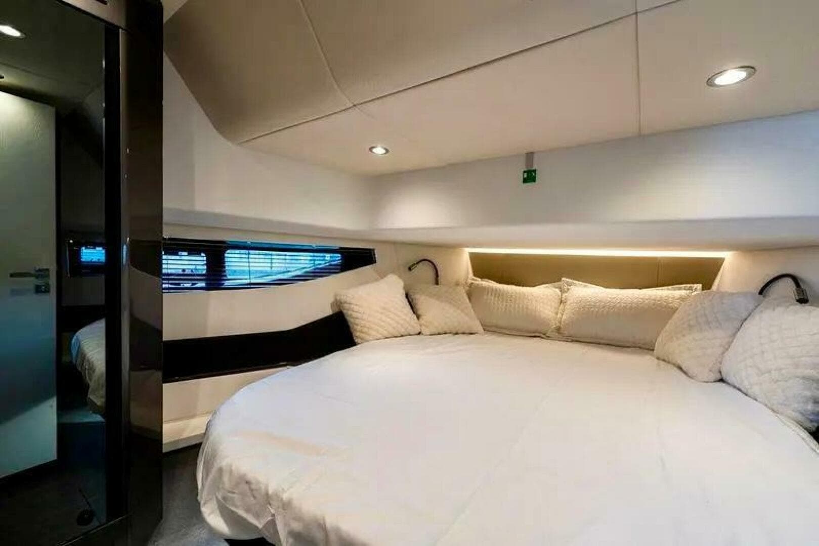 2023 Azimut Verve 47 — photo 32