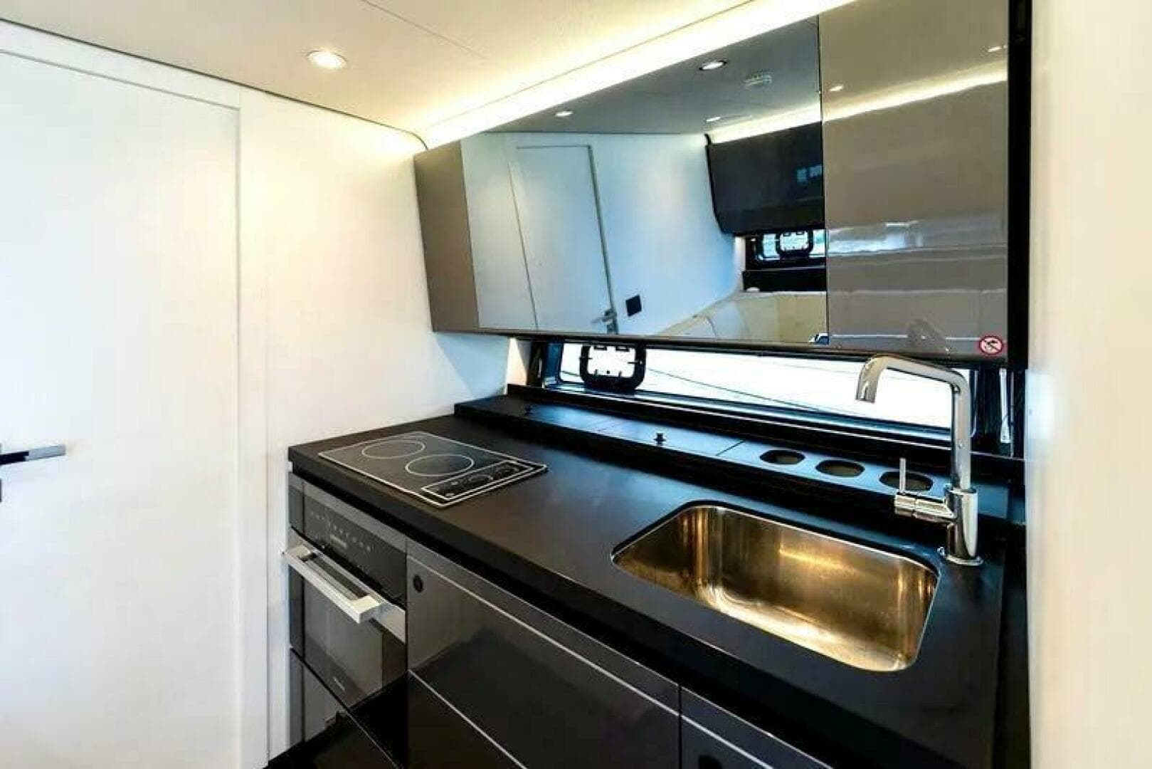 2023 Azimut Verve 47 — photo 29