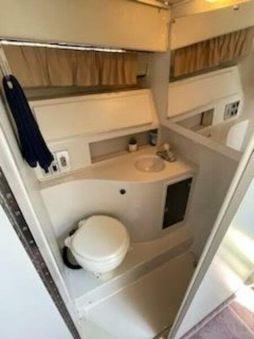 1990 Wellcraft Monaco 3000 — photo 7