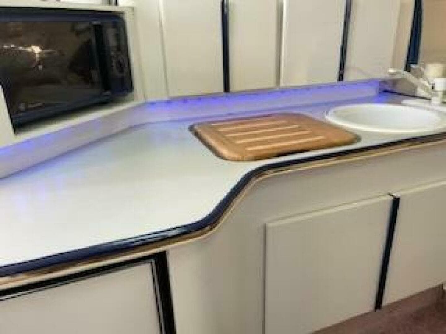 1990 Wellcraft Monaco 3000 — photo 5