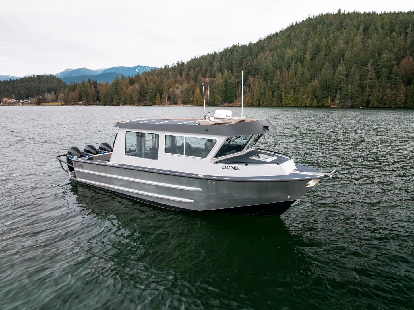 2023 Liquid Metal Maquinna Crew — photo 1