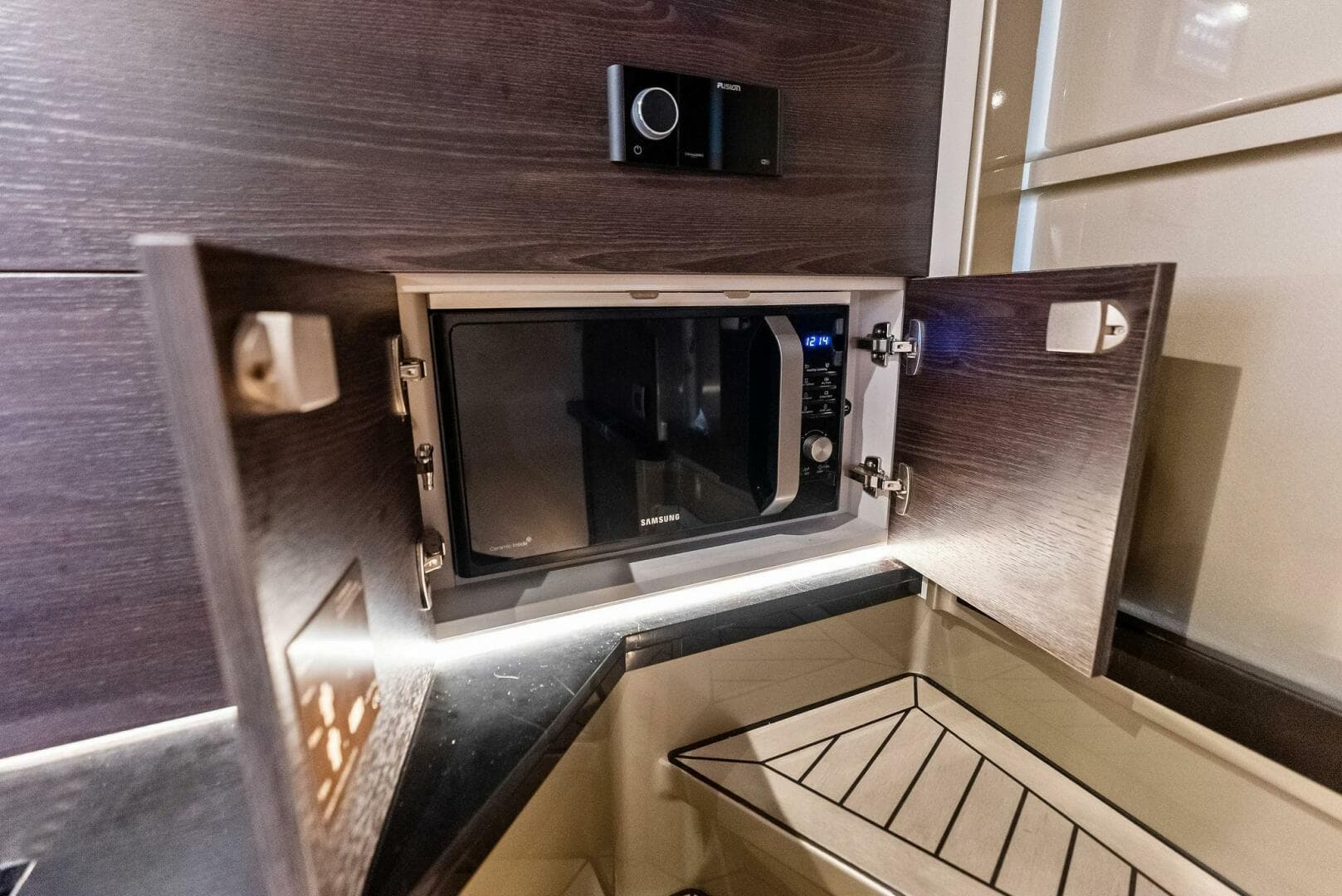 2022 Vanquish Yachts Vq 45 — photo 45