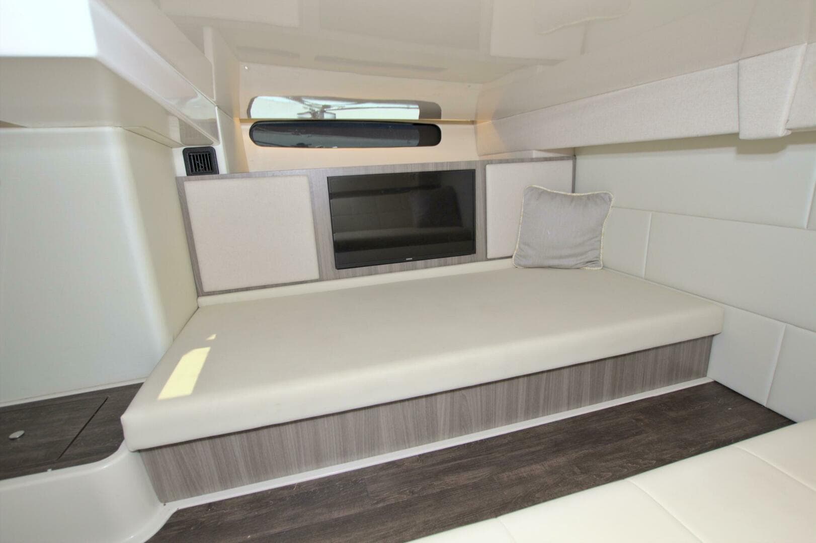 2021 Regal 36 Xo — photo 61