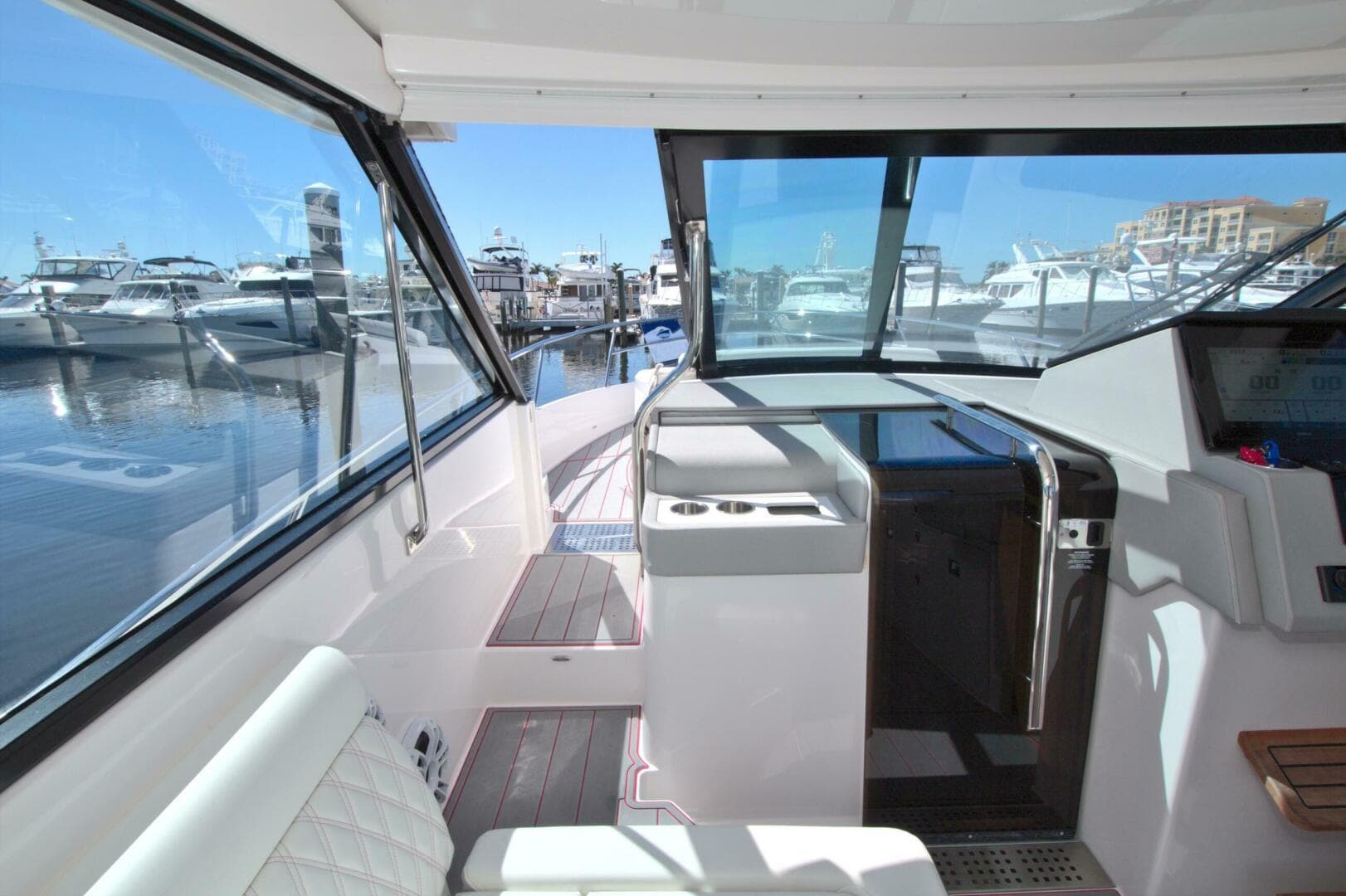 2021 Regal 36 Xo — photo 39