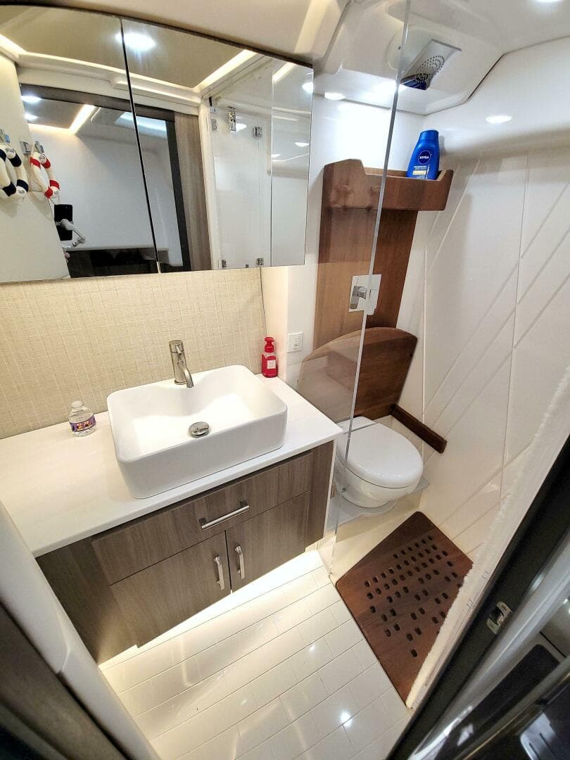 2021 Regal 36 Xo — photo 57