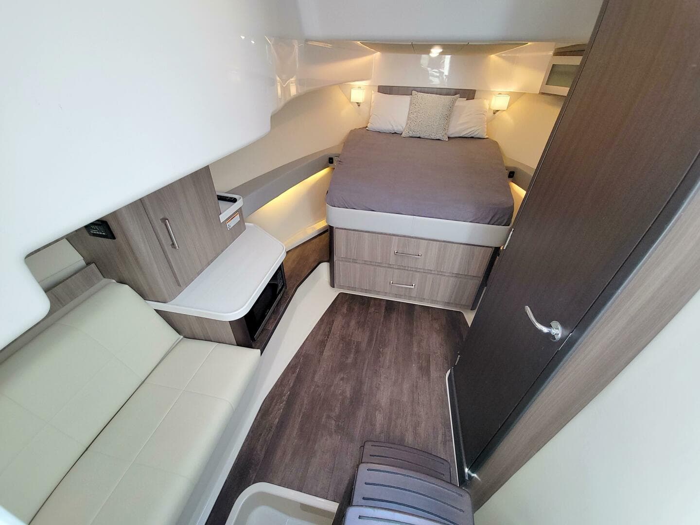 2021 Regal 36 Xo — photo 52