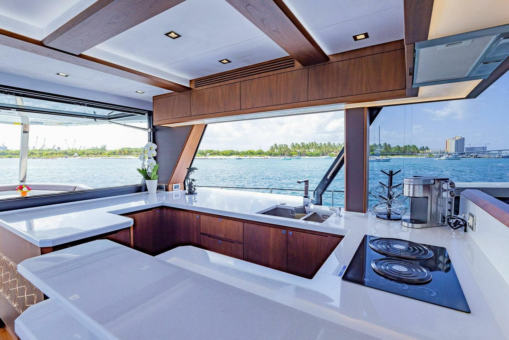 2019 Galeon 640 Fly — photo 11