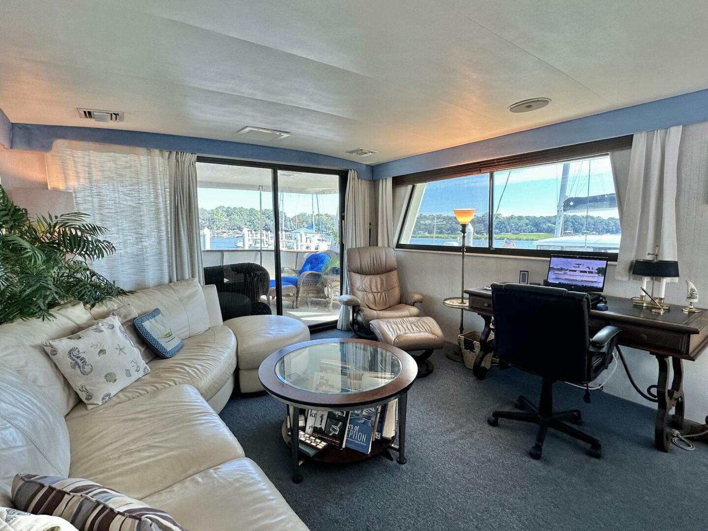 1987 Hatteras 54 — photo 7