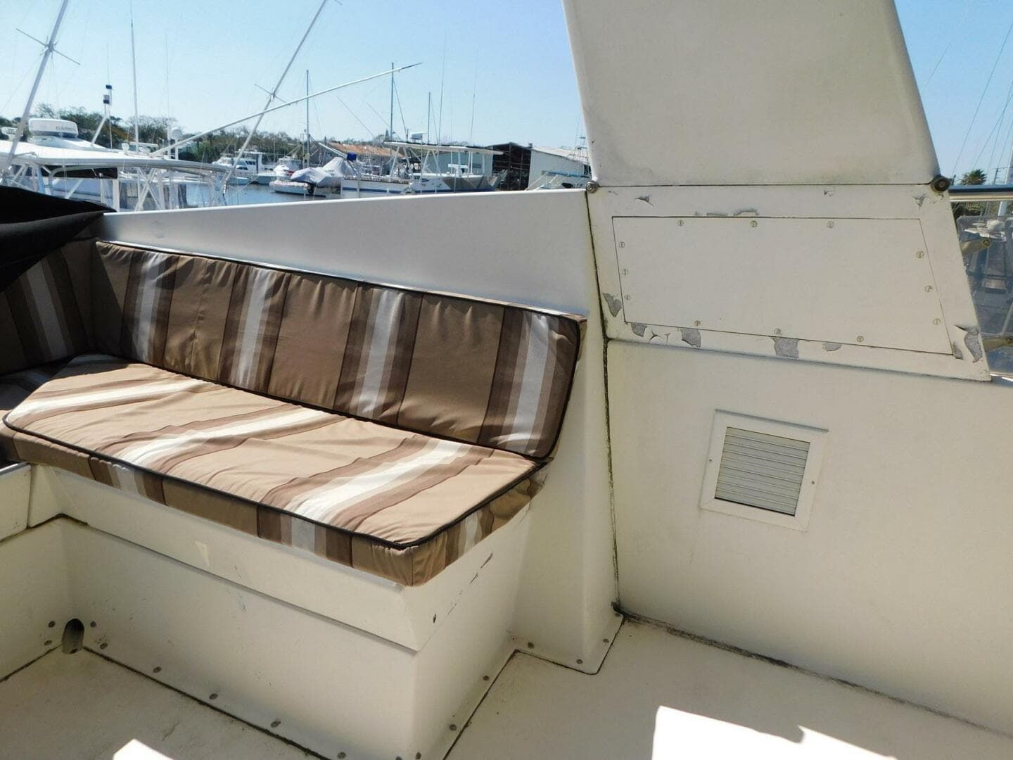 1987 Hatteras 54 — photo 3