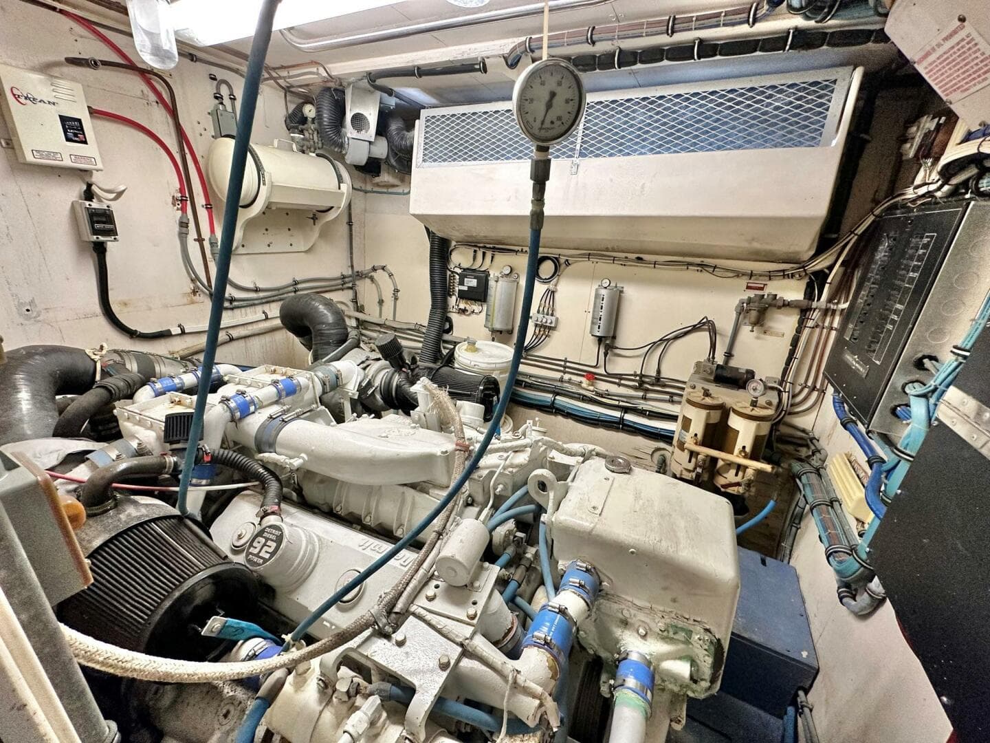 1987 Hatteras 54 — photo 15