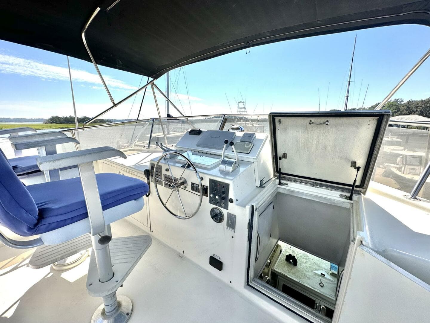 1987 Hatteras 54 — photo 30