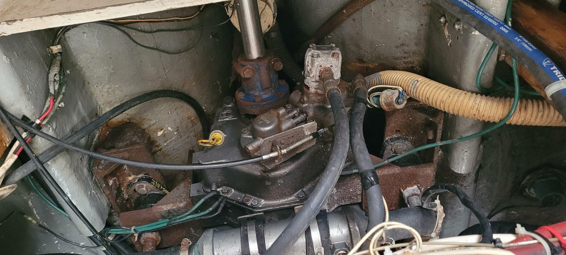 1985 Duffy Flybridge Cruiser — photo 22