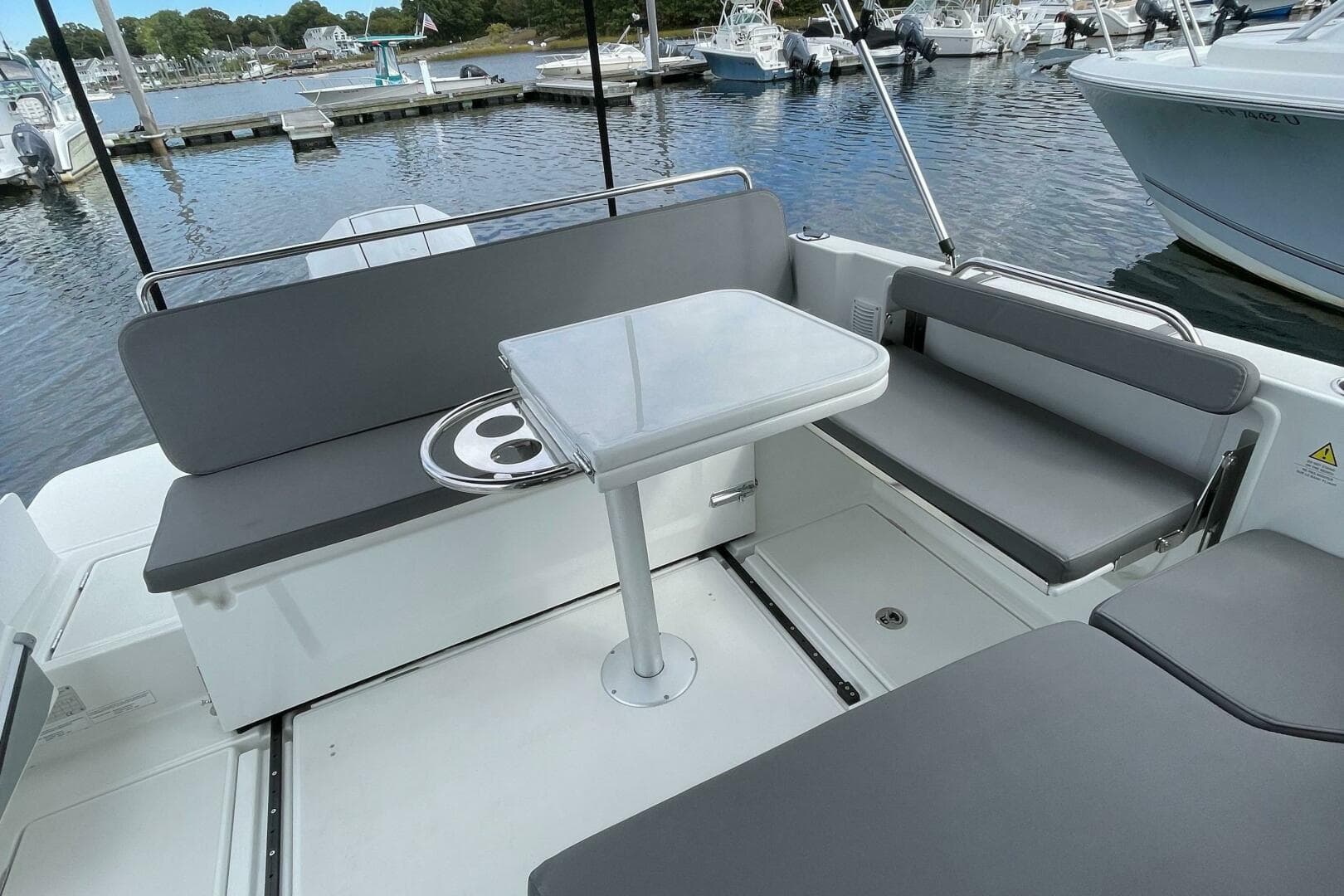 2023 Beneteau Antares 8 — photo 17
