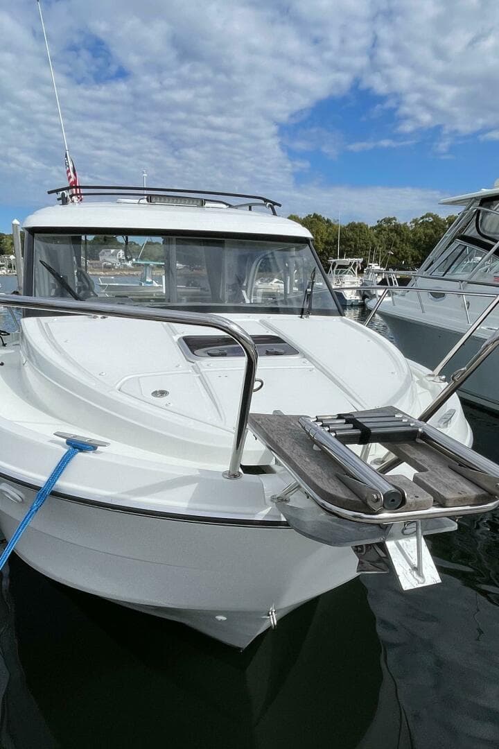 2023 Beneteau Antares 8 — photo 2