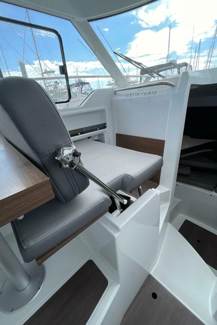 2023 Beneteau Antares 8 — photo 8