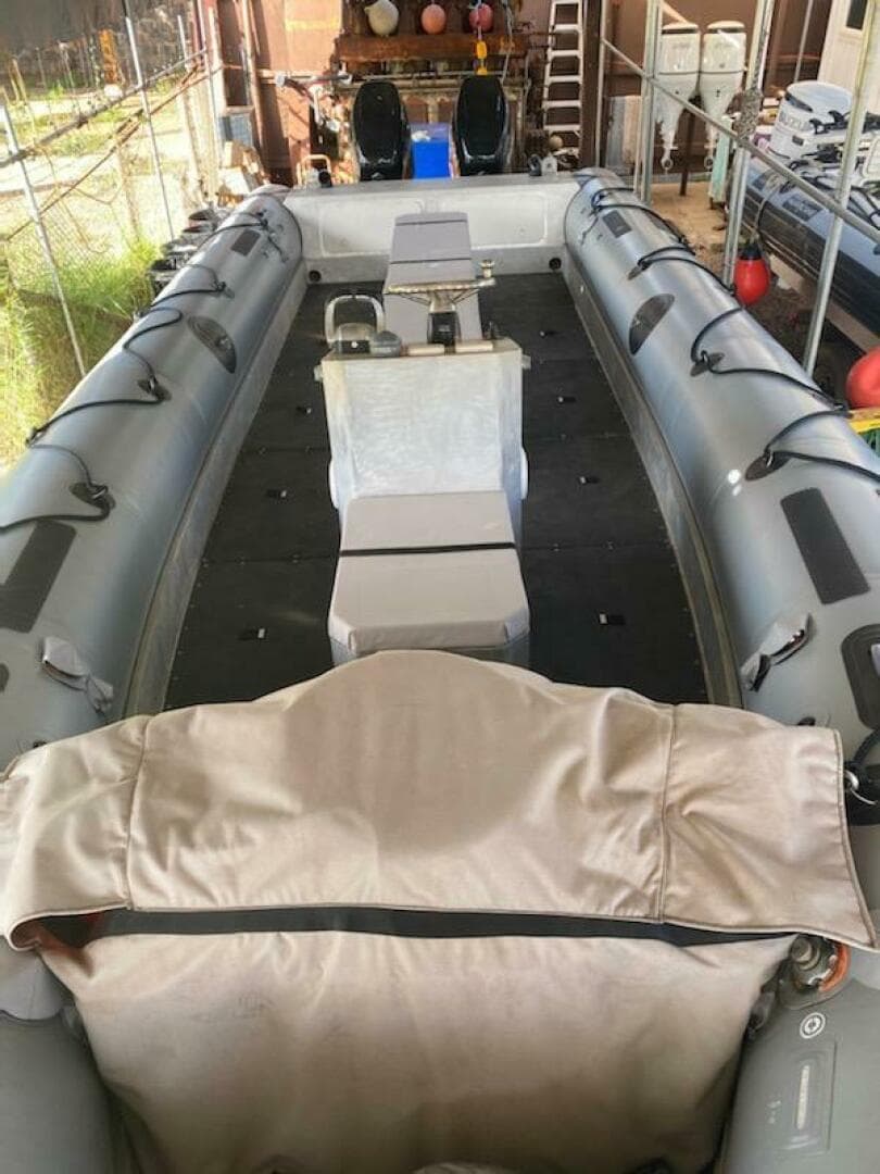 2001 Zodiac Milpro 920 — photo 3