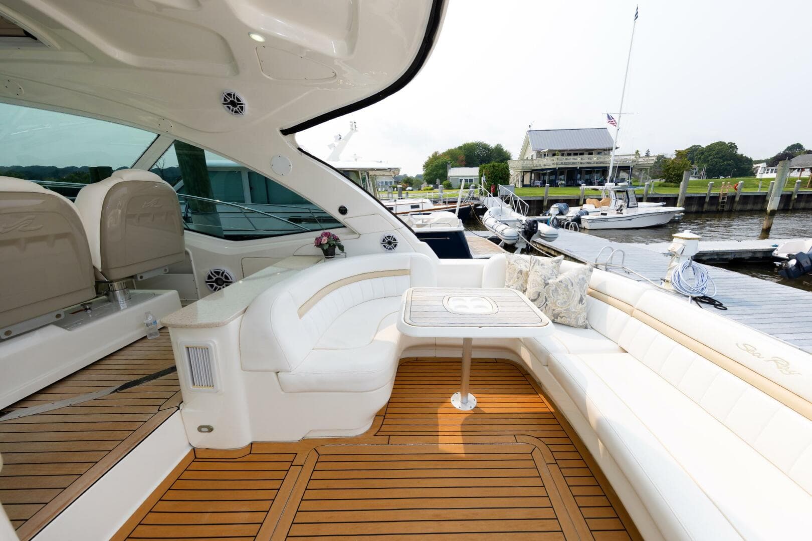 2008 Sea Ray 480 Sundancer — photo 2